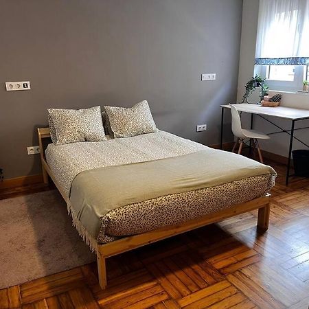 Amplio Piso A 400M De La Playa Apartment Хихон Екстериор снимка