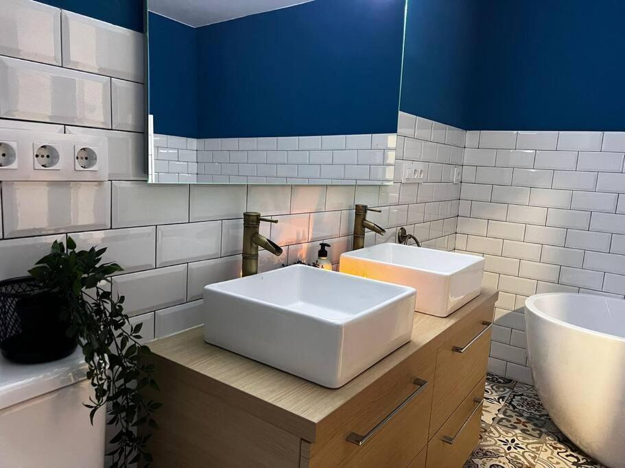 Amplio Piso A 400M De La Playa Apartment Хихон Екстериор снимка