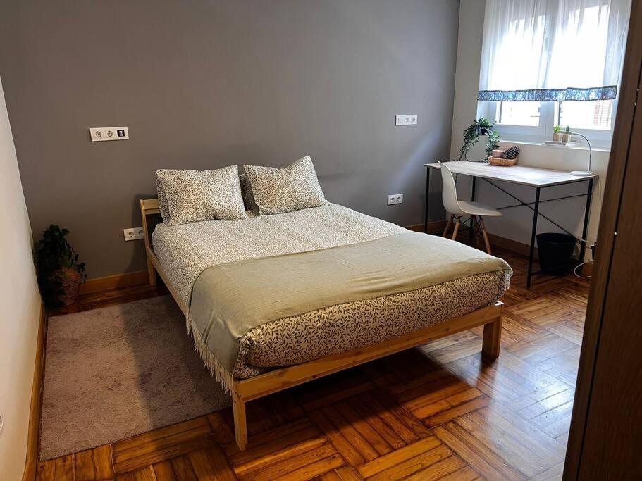 Amplio Piso A 400M De La Playa Apartment Хихон Екстериор снимка