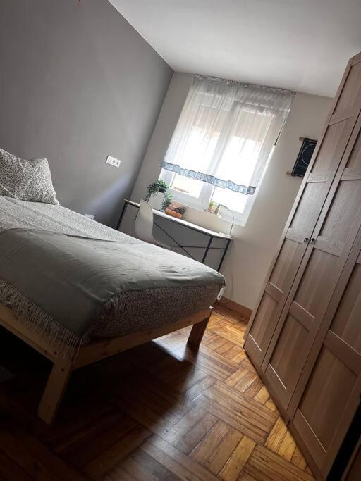 Amplio Piso A 400M De La Playa Apartment Хихон Екстериор снимка